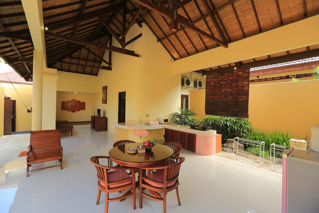 Putri Bali Villa Seminyak  Exterior photo