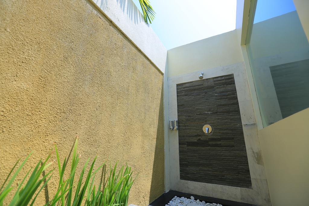 Putri Bali Villa Seminyak  Exterior photo