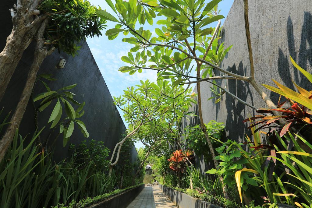 Putri Bali Villa Seminyak  Exterior photo