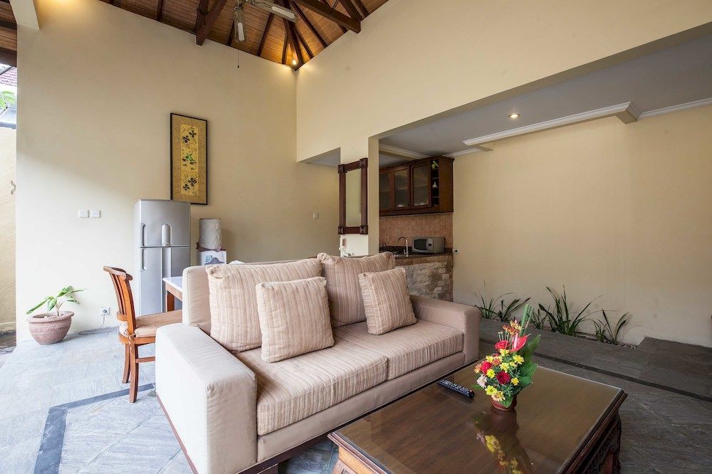 Putri Bali Villa Seminyak  Exterior photo