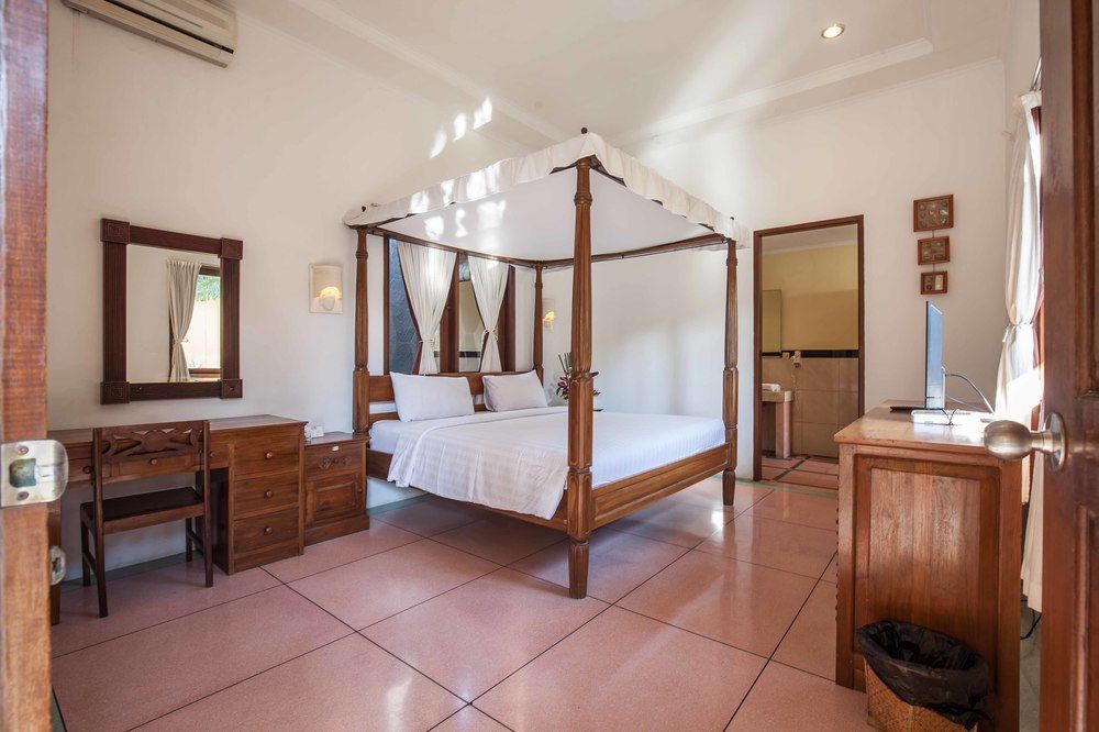 Putri Bali Villa Seminyak  Exterior photo